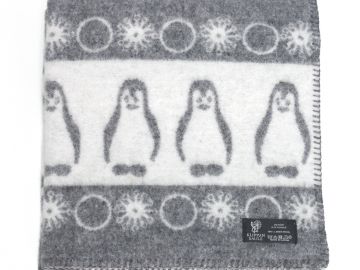 Дизайнерское одеяло шерстяное детское &quot;Пингви&quot; в подарочной коробке