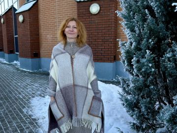 Палантин с карманами "Песочный меланж" из 100% новозеландской шерсти